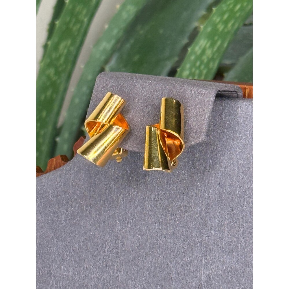 Vintage 1950s Gold Rhinestone Earrings Mid Century Sculptural Leaf Petite